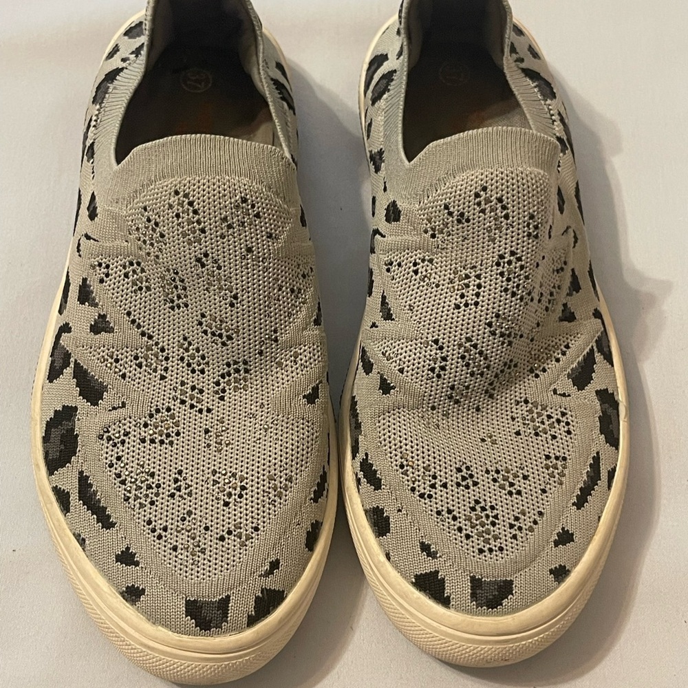 bernie mev. Woven Beige and‎ Black Shoes